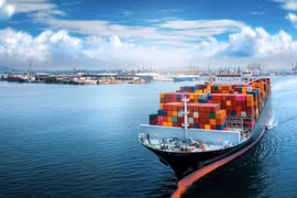Việt Nam xuất siêu sang Singapore khoảng 34,8 triệu SGD