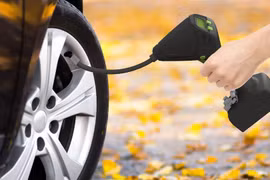 VCCI ủng hộ kéo dài việc giảm lệ phí trước bạ xuống 0% đối với xe điện đến tháng 2/2027