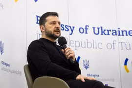 Ukraine thừa nhận chỉ đủ lực cầm cự 'được 6 tháng' nếu Mỹ cắt viện trợ