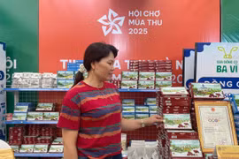 Xử lý nghiêm việc bán hàng giả, hàng nhái tại Hội chợ Mùa Thu 2025