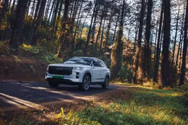 Jaecoo J7 PHEV ‘uống’ chỉ nửa lít xăng cho 100 km được giảm giá