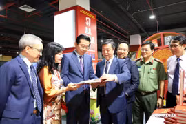 Ra mắt hai ấn phẩm đặc biệt: Đúc kết những quyết sách lịch sử và tôn vinh hình tượng Công an