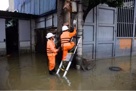 EVNHANOI khuyến cáo các biện pháp đảm bảo an toàn điện cho người dân khu vực ngập lụt