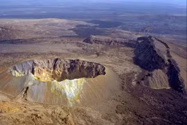 Núi lửa Ethiopia phun trào lần đầu sau 12.000 năm, tạo cột khói bụi cao 14 km