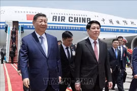 Tổng Bí thư, Chủ tịch nước Trung Quốc Tập Cận Bình đến Hà Nội, bắt đầu chuyến thăm cấp Nhà nước tới Việt Nam