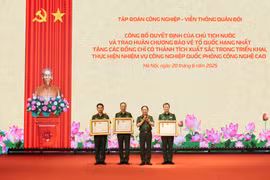 Chủ tịch nước tặng thưởng Huân chương Bảo vệ Tổ quốc hạng Nhất cho các lãnh đạo Tập đoàn Viettel