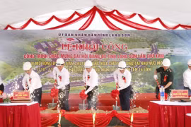 Lạng Sơn: Khởi công và gắn biển 2 công trình thuộc Đề án thí điểm xây dựng cửa khẩu thông minh