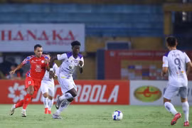 Hà Nội FC thắng đậm CLB TP.HCM, tiếp tục nuôi hy vọng vô địch V.League