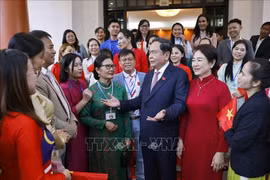 Chủ tịch Quốc hội gặp gỡ cộng đồng người Việt Nam tại Malaysia