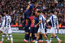 Thắng đậm Sociedad, Barca độc chiếm ngôi đầu bảng La Liga