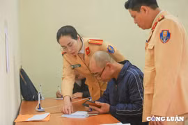 Trường hợp nào không phải thi sát hạch lý thuyết để cấp giấy phép lái xe?