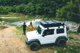 Giá xe Suzuki Jimny tiếp tục dò đáy, giảm gần 100 triệu tại đại lý