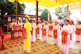 Trao bằng chứng nhận Lễ hội Báo bản làng Nộn Khê được công nhận là Di sản văn hóa phi vật thể quốc gia