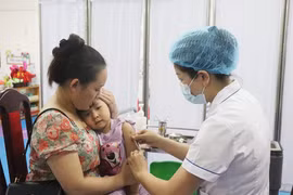 Hà Nội tiêm chủng cho trẻ dưới 9 tháng tuổi từ 17/2