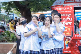Trường đại học ngập hồ sơ xét tuyển vì IELTS thành 'vé vàng'