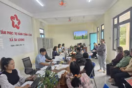 Chính phủ yêu cầu bố trí, luân chuyển cán bộ phù hợp thực tiễn, tránh 'nơi thừa, nơi thiếu'