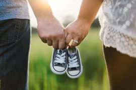 Xu hướng sinh sản toàn cầu: Tỷ suất sinh giảm kỷ lục, người trẻ ngại sinh con