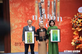 Hồi ức về 'Nguồn cội' qua tranh của hoạ sĩ Tô Bích Hải