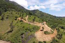 Ngọn núi nổi tiếng, cao nhất Gia Lai bị san ủi, mở đường trái phép