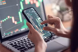 VN-Index tiệm cận đỉnh lịch sử, nhà đầu tư bảo toàn lợi nhuận