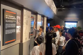 Người dân tìm về lịch sử nhân kỷ niệm 71 năm Chiến thắng Điện Biên Phủ