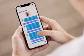 Khi các chatbot AI hóa thân thành Chúa Jesus, Đức Phật và các vị thánh