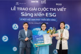Báo Dân trí trao giải cuộc thi viết Sáng kiến ESG vì một Việt Nam phát triển bền vững