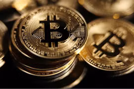 Bitcoin có thể rơi dưới 90.000 USD dù Fed hạ lãi suất