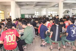 281 sinh viên Thái Nguyên nghi bị ngộ độc thực phẩm, bếp ăn bị phạt 20 triệu đồng