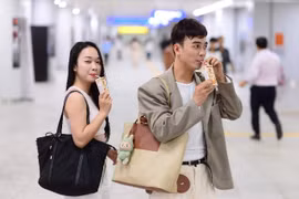 Vinamilk phục vụ miễn phí sản phẩm cho người dân check-in tại các ga metro Bến Thành – Suối Tiên