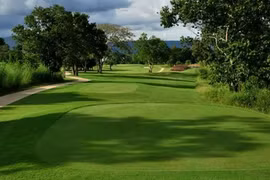 Tỷ phú Thái Lan nhận án tù 24 năm vì phát triển đất golf trái phép