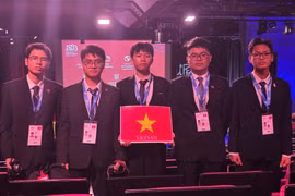 Việt Nam đoạt 5 huy chương tại Olympic Vật lý Quốc tế 2025, lọt top 10 thế giới