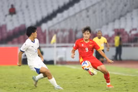 Điểm tin thể thao 26/7: Quốc Việt của U23 Việt Nam chấn thương, Nam Định chiêu mộ tuyển thủ Palestine, Thái Lan xem xét cấm Campuchia dự SEA Games 33