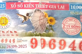 Gia Lai: Chủ nhân tờ vé số trúng giải độc đắc bị rách đã nhận hơn 1,8 tỷ đồng