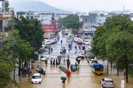 Thủ tướng chỉ đạo khẩn: Khôi phục ngay trường học, cơ sở y tế và an sinh sau khi lũ rút