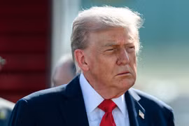 Chính phủ Mỹ vẫn đóng cửa, bạn của ông Trump góp 130 triệu USD hỗ trợ lương cho binh sĩ