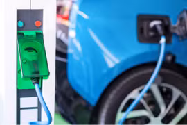 Ưu và nhược điểm của việc chuyển sang xe điện vào năm 2025