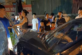 Bắc Ninh: Ô tô đâm vào hàng loạt xe máy, khiến 2 người bị thương
