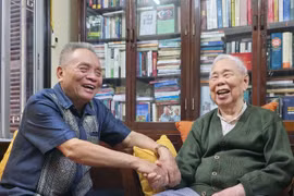 Đời cầm bút luôn là ngày Hạ chí