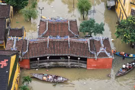 Bảo vệ di sản trước biến đổi khí hậu: Bài học từ Phố cổ Hội An và TP. Huế