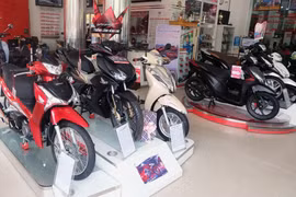 Doanh số lao dốc, xe máy Honda đua nhau giảm giá tại đại lý