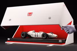 Mô hình xe đua Honda F1 có giá đắt hơn cả xe thật