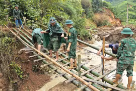 Quân đội giúp nhân dân ứng phó, khắc phục hậu quả mưa lũ, sạt lở đất