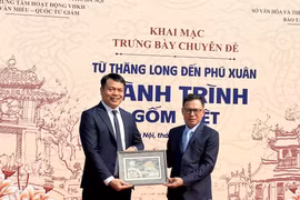 Trưng bày ‘Từ Thăng Long đến Phú Xuân’ kỷ niệm 65 năm kết nghĩa Hà Nội - Huế