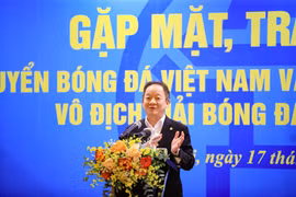 Bầu Hiển thưởng 4,4 tỷ đồng cho cầu thủ CLB Hà Nội và Công an Hà Nội sau chức vô địch ASEAN Cup 2024