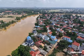 Hệ lụy khôn lường từ việc xây nhà sát bờ sông