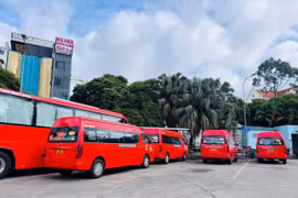 Sản lượng xe chở công chức từ Bình Dương, Bà Rịa - Vũng Tàu lên TP HCM làm việc tăng cao