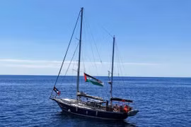 Israel chặn tàu viện trợ Gaza chở nhà hoạt động Greta Thunberg