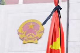 Treo cờ rủ, không tổ chức hoạt động vui chơi, giải trí công cộng trong 2 ngày Quốc tang nguyên Chủ tịch nước Trần Đức Lương