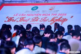 Hơn 1.600 sĩ tử tham dự Lễ cầu nguyện trước kỳ thi tốt nghiệp THPT năm 2025